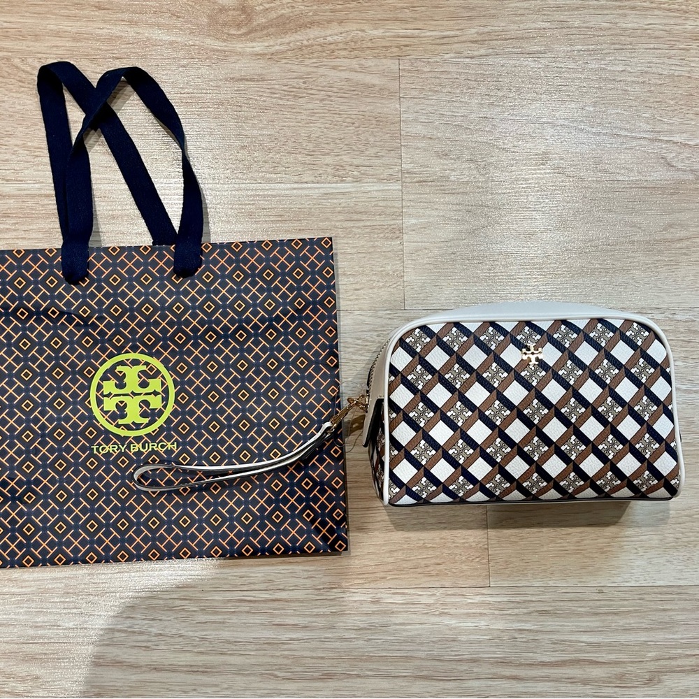 Tory Burch wristlet/pouch